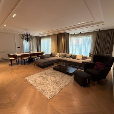 Аренда шикарной просторной 4-комнатной квартиры, 129 м², район Врачар, Белград, Сербия